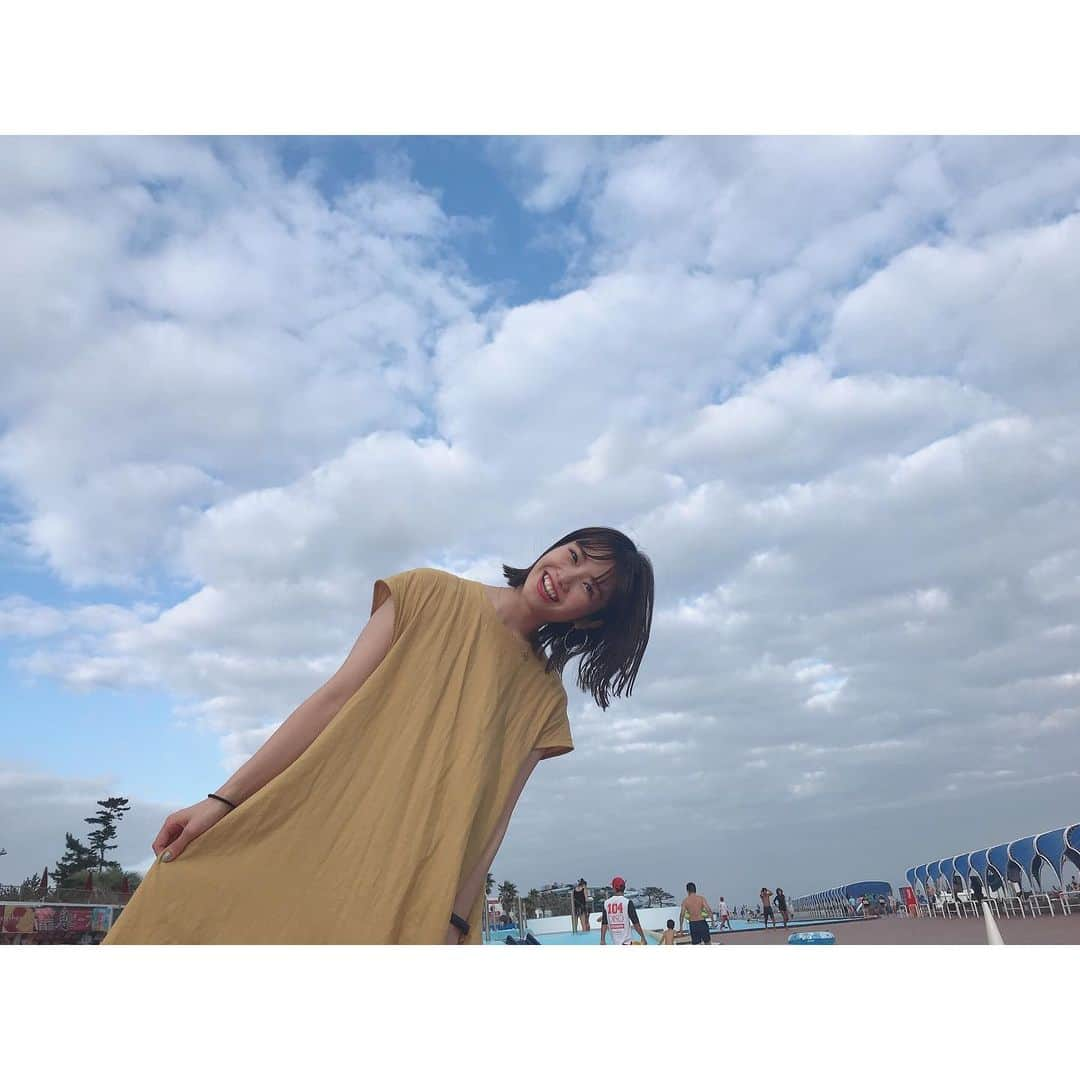 MOMOKAさんのインスタグラム写真 - (MOMOKAInstagram)「・ 空だーーー！ プーールだーー！！ 夏だーー！！ うそ、 秋だーーー！(笑)  今日も ありがとうございました！🥰🍑🍑🍑」9月14日 17時38分 - momoka_jewel