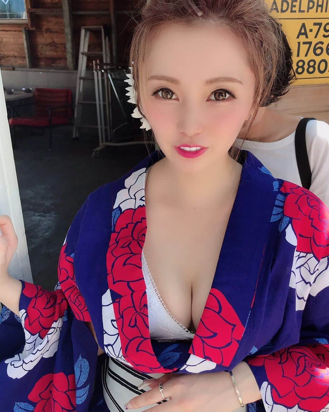 のインスタグラム：「週プレおふしょ！浴衣はだけたばーじょん！  #週刊プレイボーイ #週プレ #グラビア #浴衣」