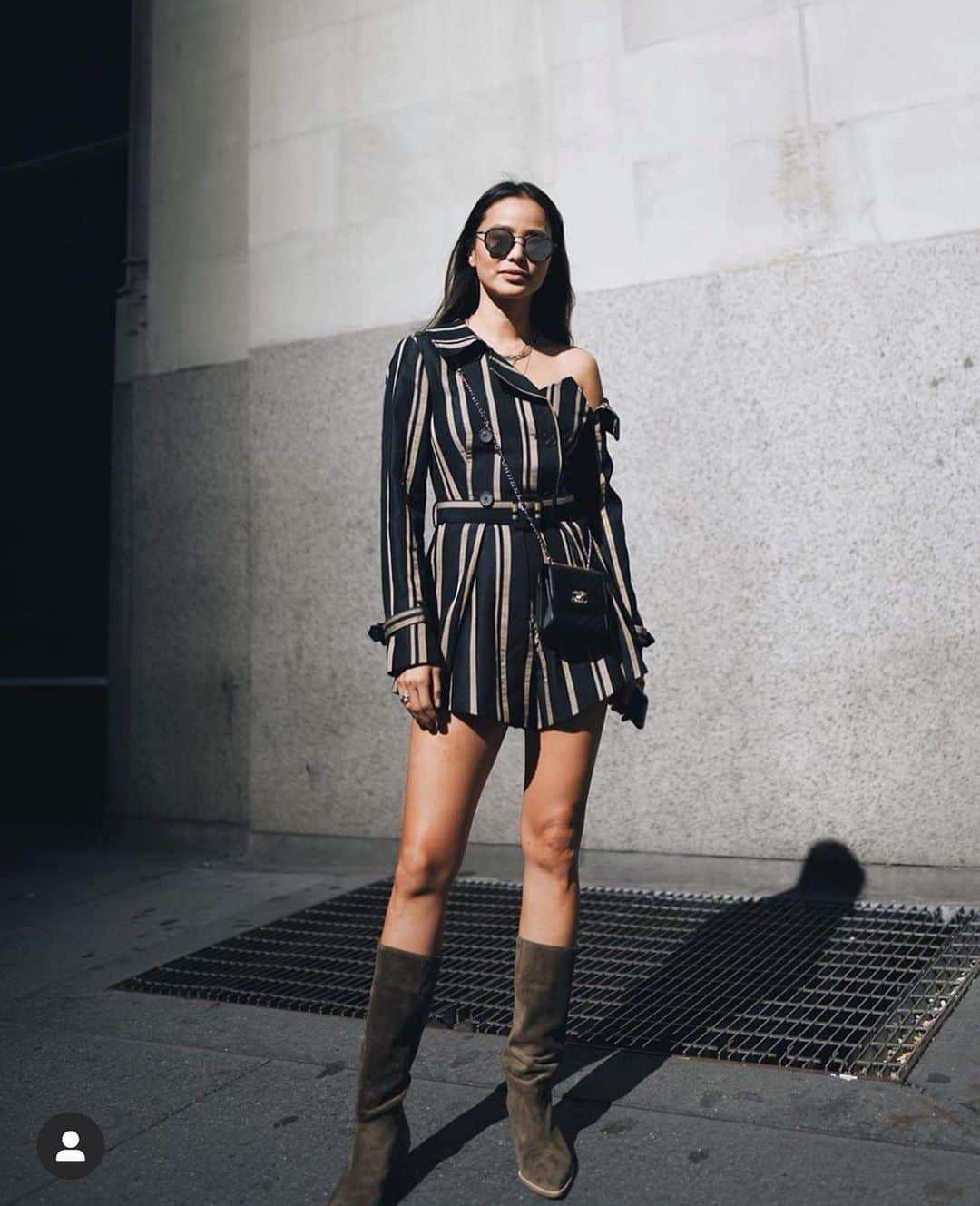 SELF PORTRAITさんのインスタグラム写真 - (SELF PORTRAITInstagram)「@jamiejchung arriving at our SS20 show wearing TAILOR STRIPE PLAYSUIT, she is the sweetest thing! Jamie, I love you!  Photographed by @martsromero」9月14日 18時33分 - mrselfportrait