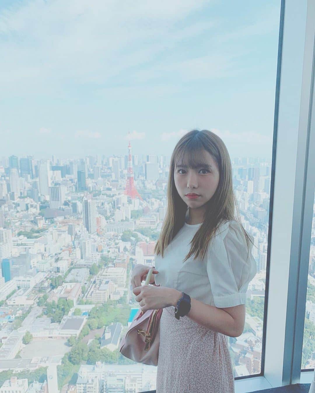 のインスタグラム：「#六本木ヒルズ展望台 #japanesegirl #塩田千春展魂がふるえる #塩田千春展 #roppongihills #japantrip #tokyotower」