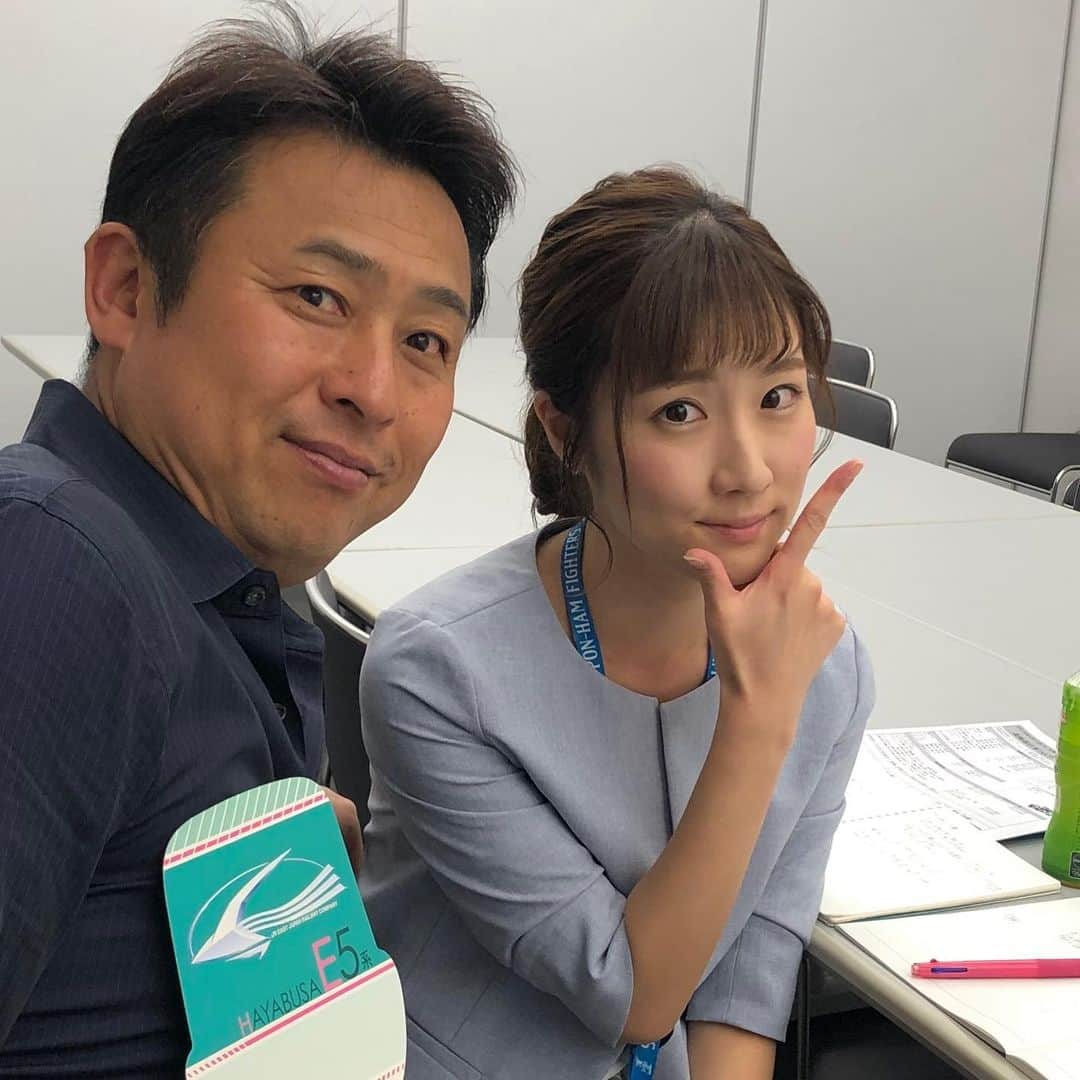 世永聖奈さんのインスタグラム写真 - (世永聖奈Instagram)「⚾️📺 . . HBC野球中継ご覧頂いたみなさん ありがとうございました！  私はきょうが今シーズン最後の ベンチサイドリポートでした。  残念ながら負けてしまいましたが レギュラーシーズン残り10試合 最後まで信じて応援し続けます。  来シーズンこそ勝利してホームで ヒーローインタビューがしたいです。 毎回届くみなさんからのメッセージ全部読んでいます。 いつもありがとうございます！ これからも一緒に戦わせてください。  #北海道日本ハムファイターズ #lovefighters #飛び出せ新時代 #驀進  #HBC #北海道放送 #HBCテレビ #HBCラジオ #bravoファイターズ #ブラボーファイターズ #解説が豪華 #岩本勉 さん #松中信彦 さん #実況 #水野よしまさ アナ #リポーター #世永聖奈  研修からお世話になりっぱなしの山内アナと 試合後に写真を撮りました！ みなさん明日からもHBCラジオ ファイターズ熱烈応援実況お聞きください！」9月14日 18時44分 - hbc_yonagasena