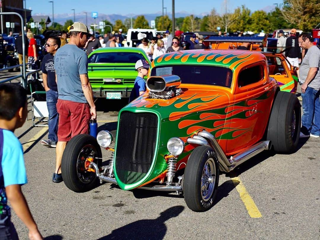 Hot Wheelsさんのインスタグラム写真 - (Hot WheelsInstagram)「We found our winner in the Mile High City! Meet Bill Henry and his epically awesome 1954 Chevy Bel Air. 🤘 Now let’s see how this ride stacks up against the rest of the #HotWheelsLegends winners at SEMA 2019! Thank you for having us, Denver, CO, y’all were amazing 🔥🔥」9月15日 4時28分 - hotwheelsofficial