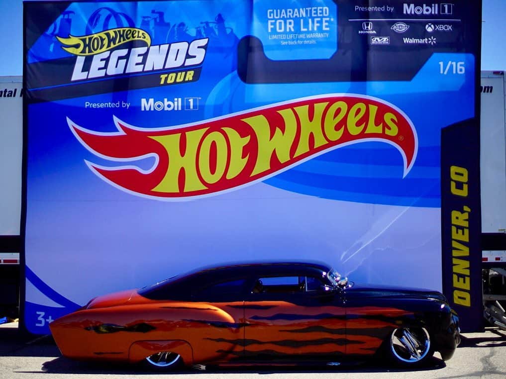 Hot Wheelsさんのインスタグラム写真 - (Hot WheelsInstagram)「We found our winner in the Mile High City! Meet Bill Henry and his epically awesome 1954 Chevy Bel Air. 🤘 Now let’s see how this ride stacks up against the rest of the #HotWheelsLegends winners at SEMA 2019! Thank you for having us, Denver, CO, y’all were amazing 🔥🔥」9月15日 4時28分 - hotwheelsofficial