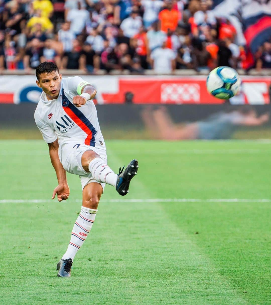 チアゴ・シルヴァさんのインスタグラム写真 - (チアゴ・シルヴァInstagram)「Feliz pelo resultado +3 pontos!! Agora mudar a chave para @championsleague. 📷 @ben_views」9月15日 4時43分 - thiagosilva