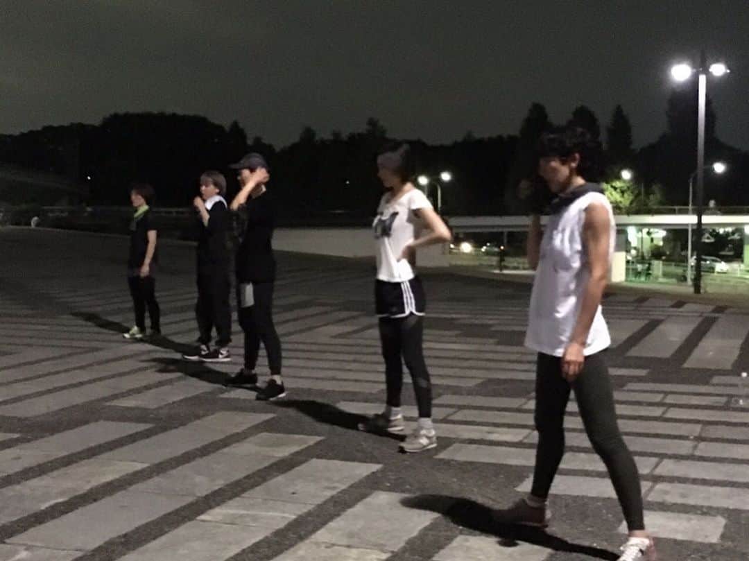 今村沙緒里のインスタグラム：「👟👟 久しぶりのランニングチーム！ クタクタだったけど… 気持ちいいー。 今日は満月＊ 素敵な夜を🌙 #running #ランニング部 #満月」