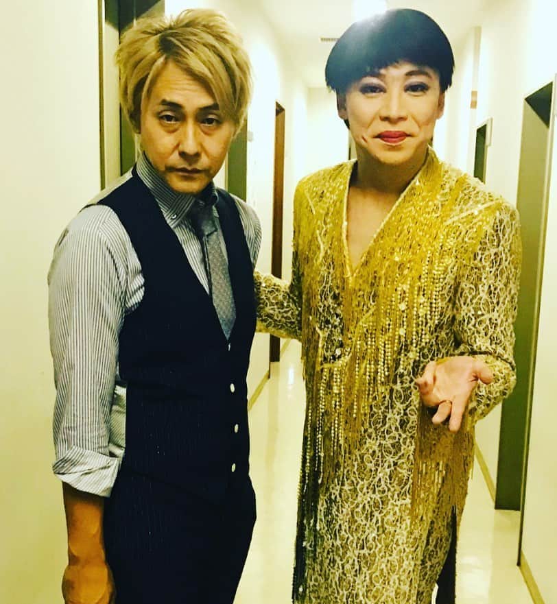 のインスタグラム：「ヒロシです。ヒロシです。ヒロシです。本物です‼️ 笑。笑。😄✌️✌️ #大井町生涯学習センター  #敬老のつどい  #美川憲二 #ヒロシ  #初めてご一緒させてもらった  #本日のステージ無事終了」