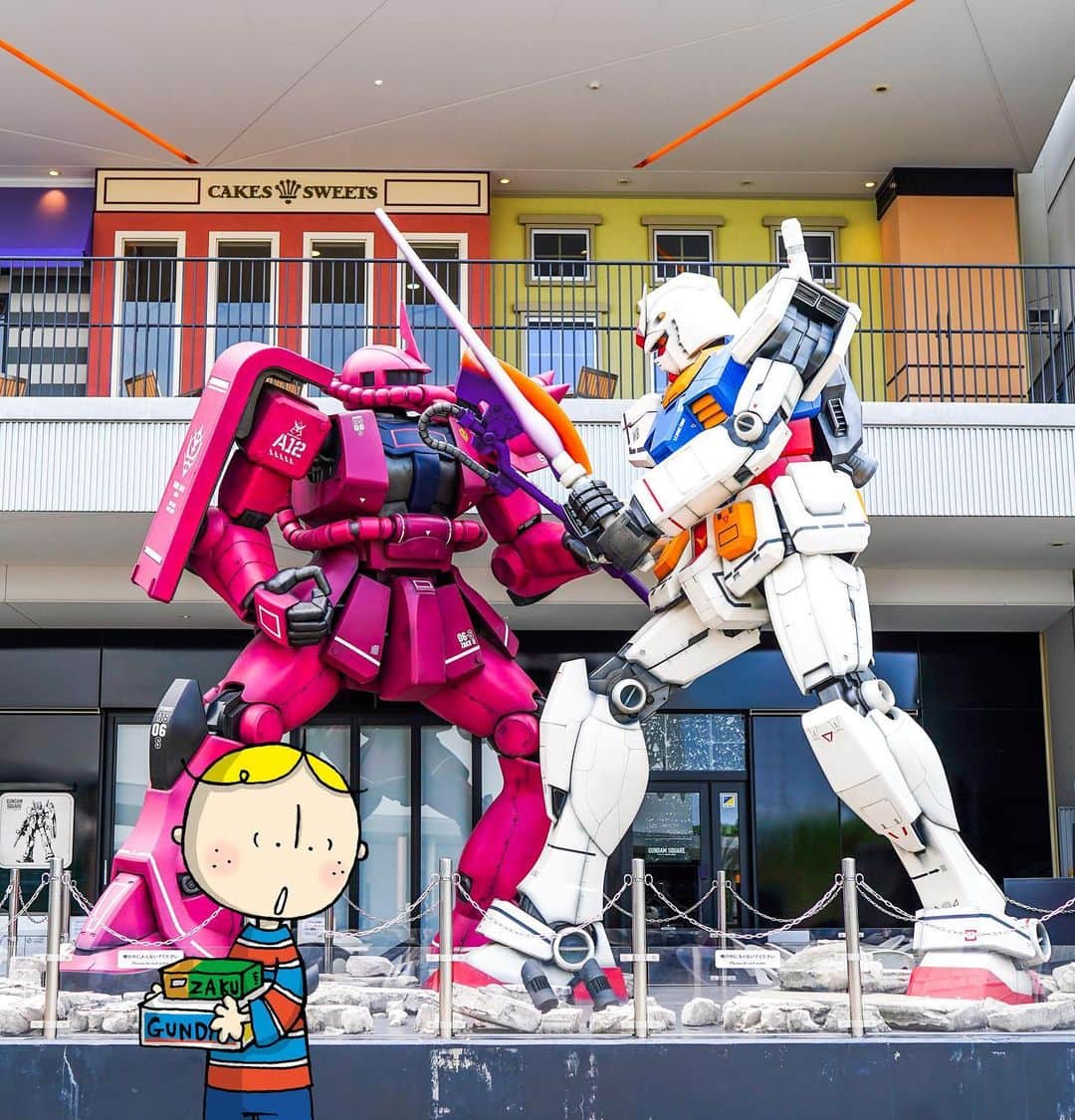 のインスタグラム：「Fight 💪🏻! Check out the Gundam in battle at Expo City! They’re an impressive five meters tall😅! ⠀⠀⠀⠀⠀ エキスポシティで戦闘中のガンダムを発見！ かっこいいーーー✨ ⠀⠀⠀⠀⠀ ————————————————————— #maido #withOsakaBob #Osaka #OsakaJapan #大坂 #오사카 #大阪 #Осака #โอซาก้า　#観光 #大阪旅行 #大阪観光 #오사카여행 #日本景點  #osakatrip  #visitjapan2038 #travel #tourism #sightseeing #travelgram　#expocity #ガンダム #エキスポシティ　#万博公園 #Gundam」
