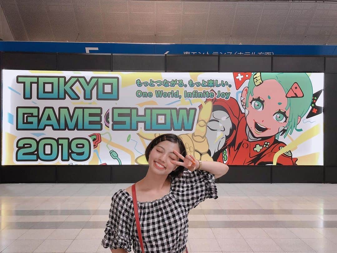 高見奈央さんのインスタグラム写真 - (高見奈央Instagram)「. . 東京ゲームショー2019に 遊びに行ってきたよー🎮✨ . 試遊せず ただうろうろしてるだけでも ほんと楽しかったー😆 . はやくクリスタルクロニクルリリースされないかなー！！ . はやくFFⅦリメイクリリースされないかなー！！！！ . . たのしみ！！ #TGS2019 #tokyogameshow  #幕張メッセ #withにいちゃん」9月14日 21時24分 - nao_takami1128