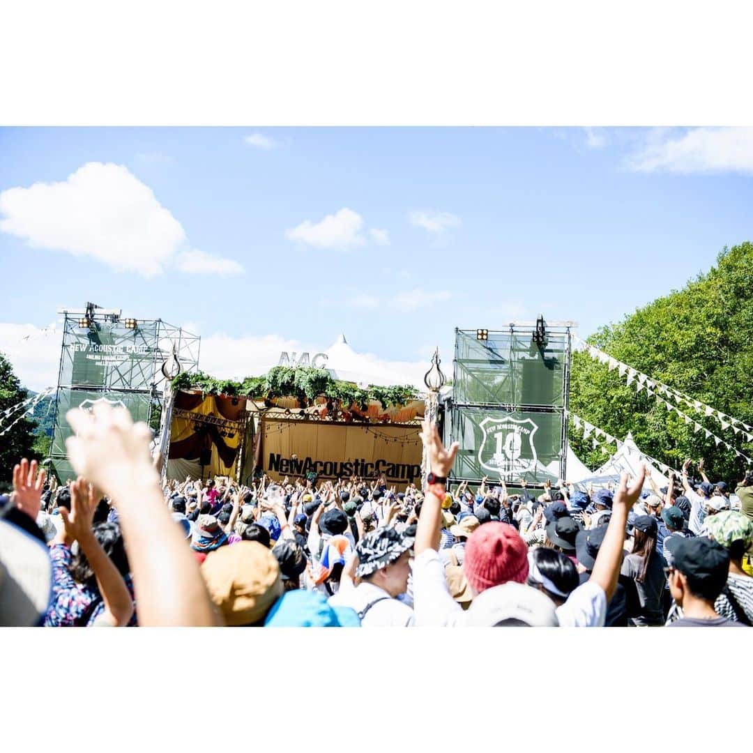 石毛輝さんのインスタグラム写真 - (石毛輝Instagram)「New Acoustic Camp 2019めっちゃくっちゃ楽しかったー！！！ テレフォンズ史上初のアコースティック編成のライブがこんなにも可能性があるとは。笑 ずけー盛り上がってくれてありがとうー！ Mr Bigのカバーも楽しかったし、なんだか癖になりそう。 観てくれた皆さんありがとうございました！ また来年も出たいっ！ . . . 📸 ©︎NewAcousticCamp. . . . #ニューアコ #newacousticcamp #thetelephones  #アコギでもブリッジ #ぷらすと司会組awesomeゆきえちゃんと久しぶりの再会」9月14日 21時36分 - akiraishige