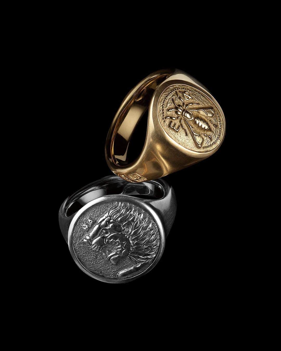 デビッドヤーマンのインスタグラム：「Meaningful motifs. Inspired by ancient coins and stone carvings, the Petrvs® Collection showcases historic symbols—like the 🐝 for divinity and the 🦁 for strength—that connect us to the past while expressing who you are in the present. #DavidYurman」
