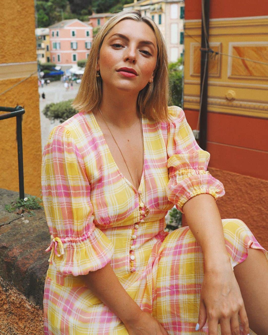 Estée Lalondeのインスタグラム：「Pink lemonade 💕🍋」