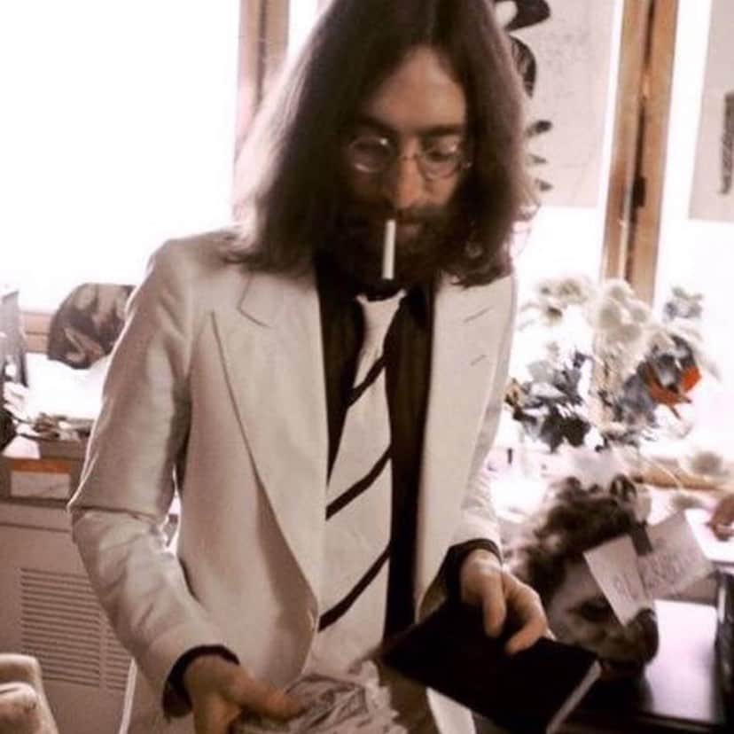 エドワード セクストンさんのインスタグラム写真 - (エドワード セクストンInstagram)「John Lennon in Nutter’s of Savile Row in 1969. There’s nothing quite like white gabardine to make a sophisticated statement. . #FromTheArchive #Nutters #EdwardSexton #JohnLennon #WhiteSuit #1979s #RockAndRoll #BespokeTailoring #Handmade #Menswear #TheSextonLook」9月14日 22時22分 - edwardsexton