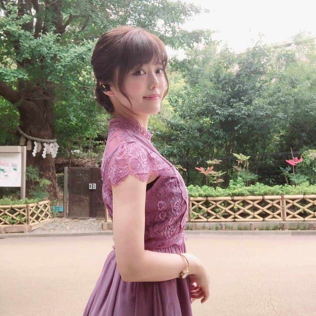 山田あかりさんのインスタグラム写真 - (山田あかりInstagram)「昨日ぺたんこの靴を履いてふくらはぎが筋肉痛(`･ ³ ･)﻿ ﻿ ﻿ つけてるイヤホンは前に紹介をした﻿ #TOOKABASE ﻿ みんなは普段なんの曲きいてるー？﻿ ﻿ #いいね #いいね返しは絶対 #좋아요반사 #좋아요태러 #인친황영 #데일리룩 #WIRELESSEARPHONES﻿  #TOOKABASE #nuarl #여행 #イヤホン #ワイヤレスイヤホン #tenderlydress #テンダリードレス #結婚式コーデ #結婚式ドレス #結婚式二次会 #結婚式 #原宿 #ヘアアレンジ #セルフヘアアレンジ #かわいいワンピース #ドレスコーデ #ロングドレス #ワンピース #ワンピースコーデ #ビジョビ」9月14日 22時41分 - akari030201