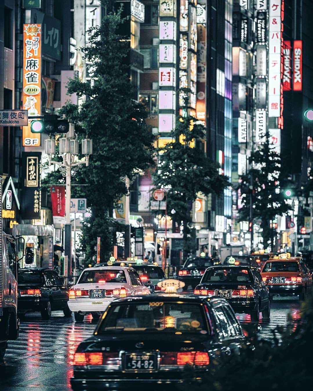 Berlin Tokyoさんのインスタグラム写真 - (Berlin TokyoInstagram)「Tokyo taxies. . . . #hellofrom #tokyo #japan」9月14日 22時41分 - tokio_kid
