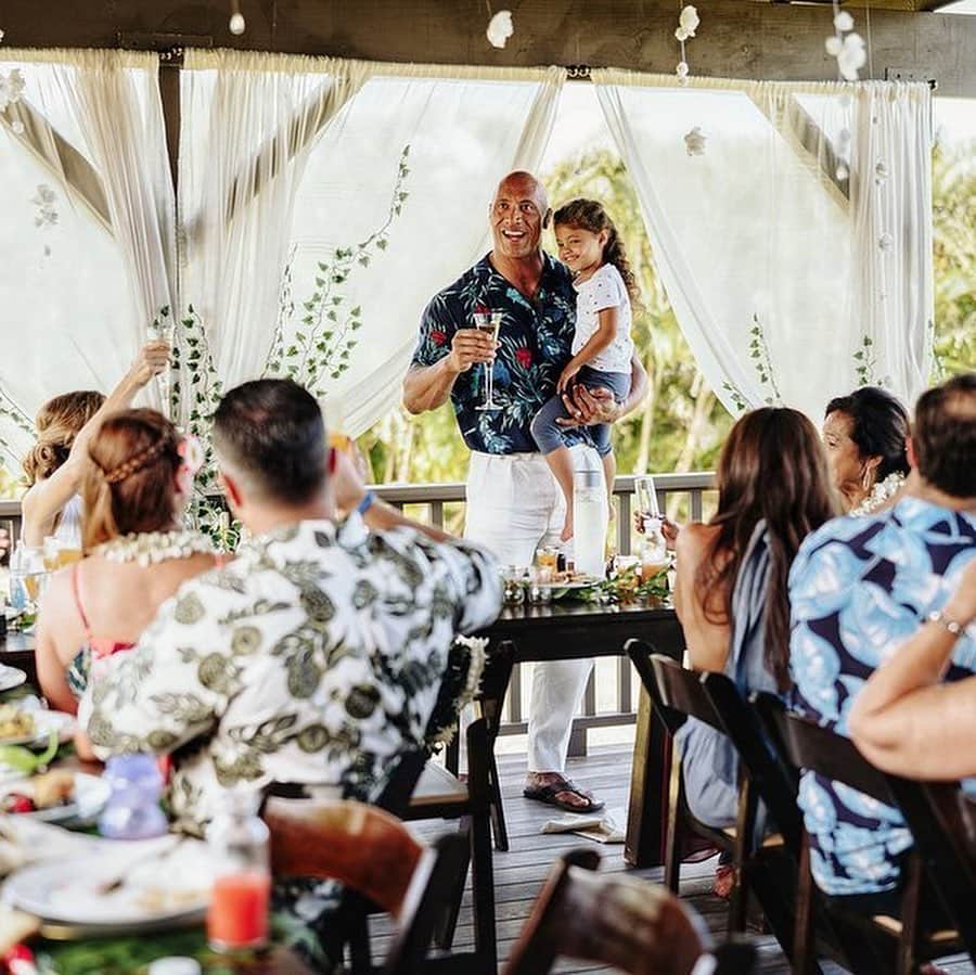 のインスタグラム：「It doesn't get better than the man, the myth, and the legend @therock looking mighty suave in our threads at his gorgeous wedding. All of us wish you and your family the absolute best, 👑!⁠⠀ .⠀⁠⠀ .⠀⁠⠀ .⠀⁠⠀ #wedding #weddingbells .⠀⁠⠀ .⠀⁠⠀ .⠀⁠⠀ .⠀⁠⠀ ⁠#bespooner #mensfashion #visualvacay⁣ #style #design #fashion #reynspooner #patternpeople #wearableart #hawaiinshirt⁣ #wdywt #wiwt #waywt #whatiworetoday #heritagestyle #menslookbook #fwis #dapper #summervibes #summerstyle #menstyle #soulaloha⠀」