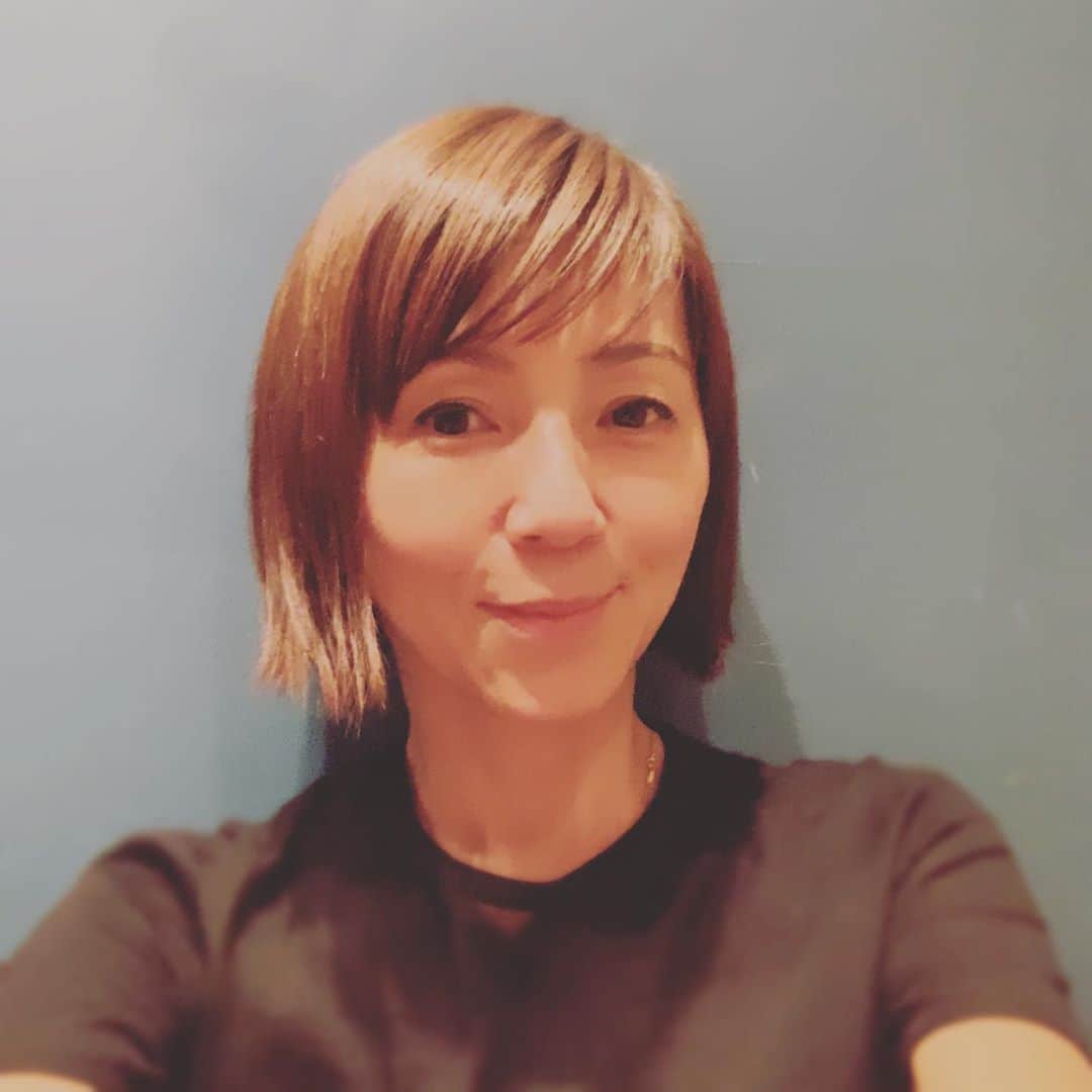 渡辺満里奈さんのインスタグラム写真 渡辺満里奈instagram そして更に伸びる髪 切るぞ 今月末には切る どのようにしようか 9月14日 23時26分 Funnyfacefunny