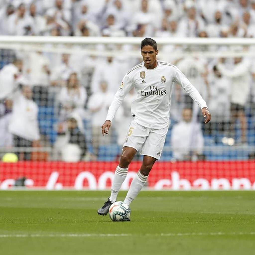 ラファエル・ヴァラーヌさんのインスタグラム写真 - (ラファエル・ヴァラーヌInstagram)「👏🏾⚽️⚽️⚽️🏟 #HalaMadrid #TeamVarane」9月14日 23時34分 - raphaelvarane