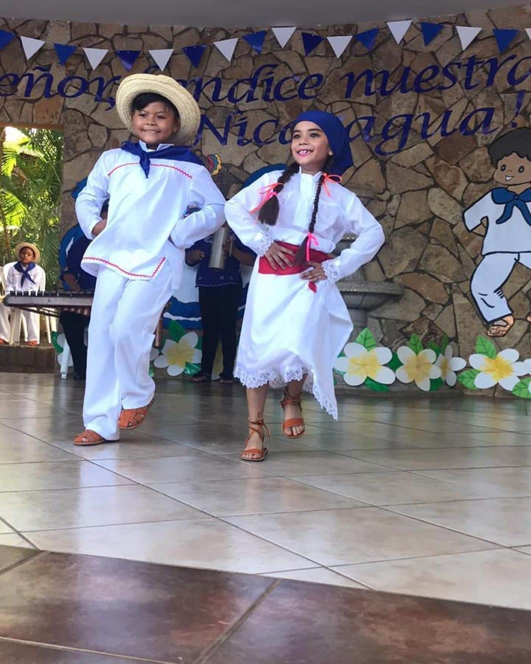 ローマン・ゴンサレスさんのインスタグラム写真 - (ローマン・ゴンサレスInstagram)「Viva los días patrios de mi hermosa nación de Nicaragua. Roman Jr. celebrando me llena de amor y esperanza. #vivanicaragua #vivalaindependencia #arribanicaragua #teamojr #inspiracion #diosteama #diostecuide #nicaragualinda」9月14日 23時58分 - chocolatito87