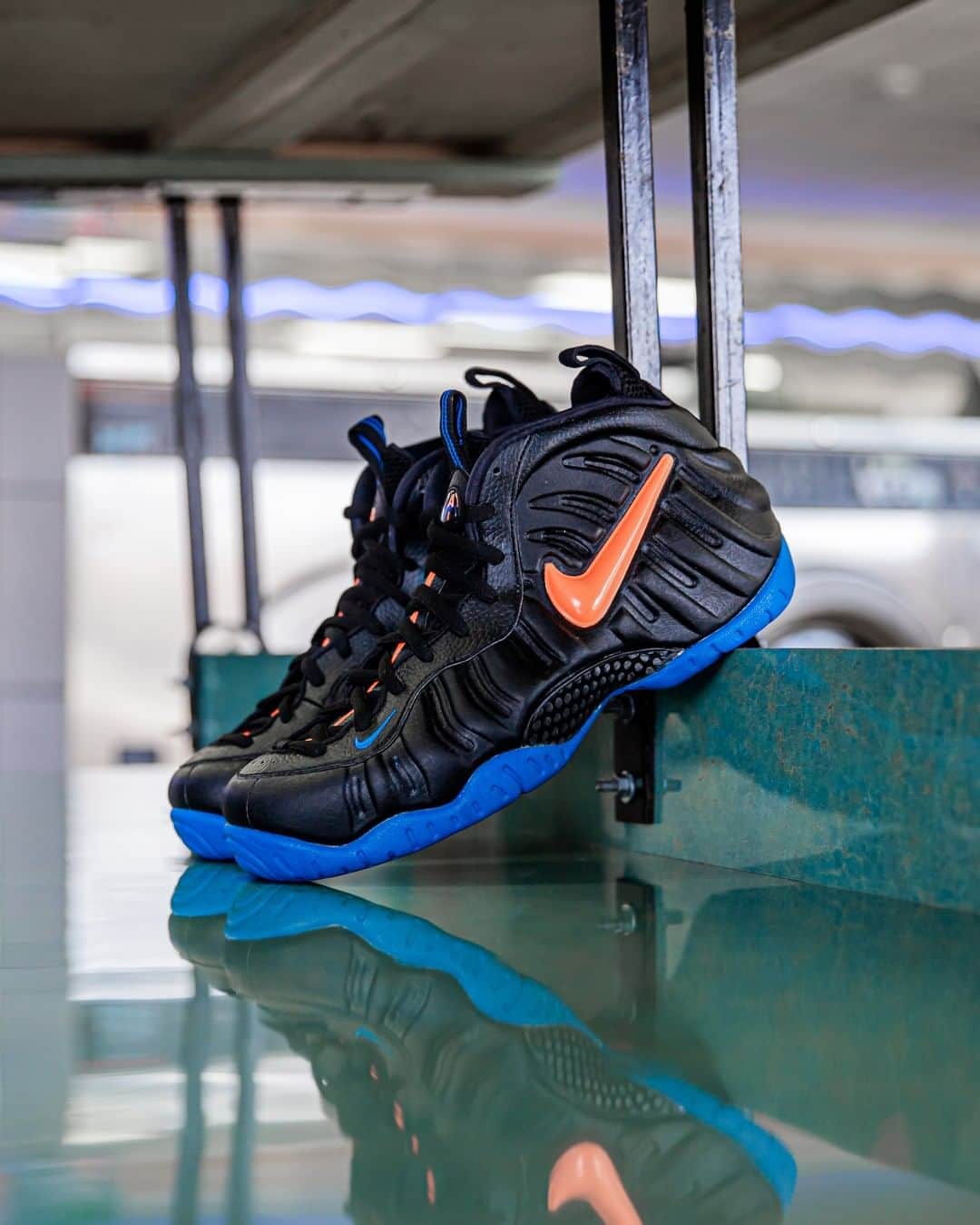 Foot Lockerさんのインスタグラム写真 - (Foot LockerInstagram)「MSG Style. #Nike Air Foamposite Pro 'Knicks' Launching 9/21, In-Store and Online  Men's + Kids」9月15日 0時30分 - footlocker