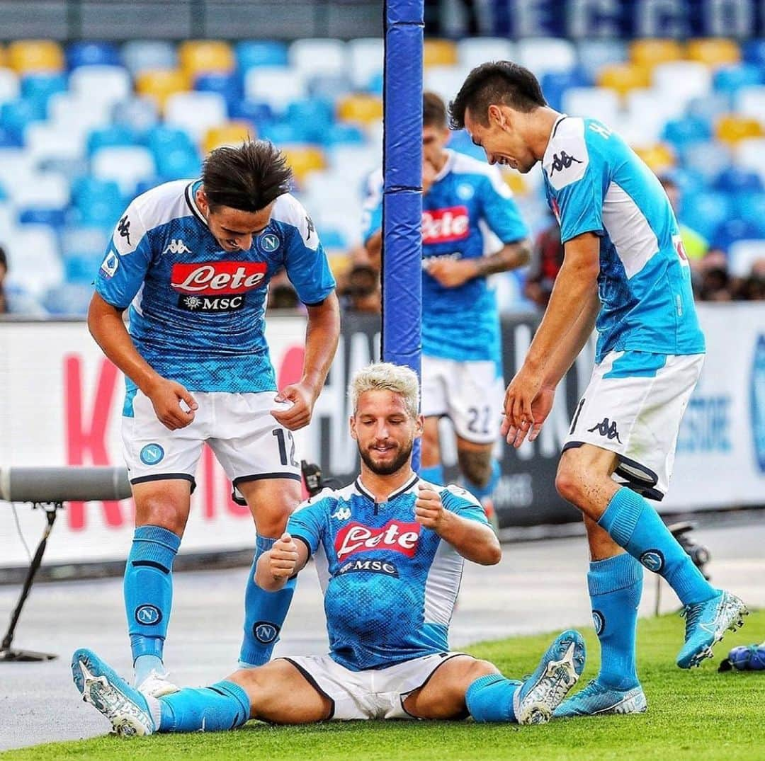 ドリース・メルテンスさんのインスタグラム写真 - (ドリース・メルテンスInstagram)「Partita incredibile, il modo migliore di iniziare la stagione al San Paolo. Dedico un gol al mio amico Dolly che ha una pancia come un pallone 😂😜⚽」9月15日 6時10分 - driesmertens