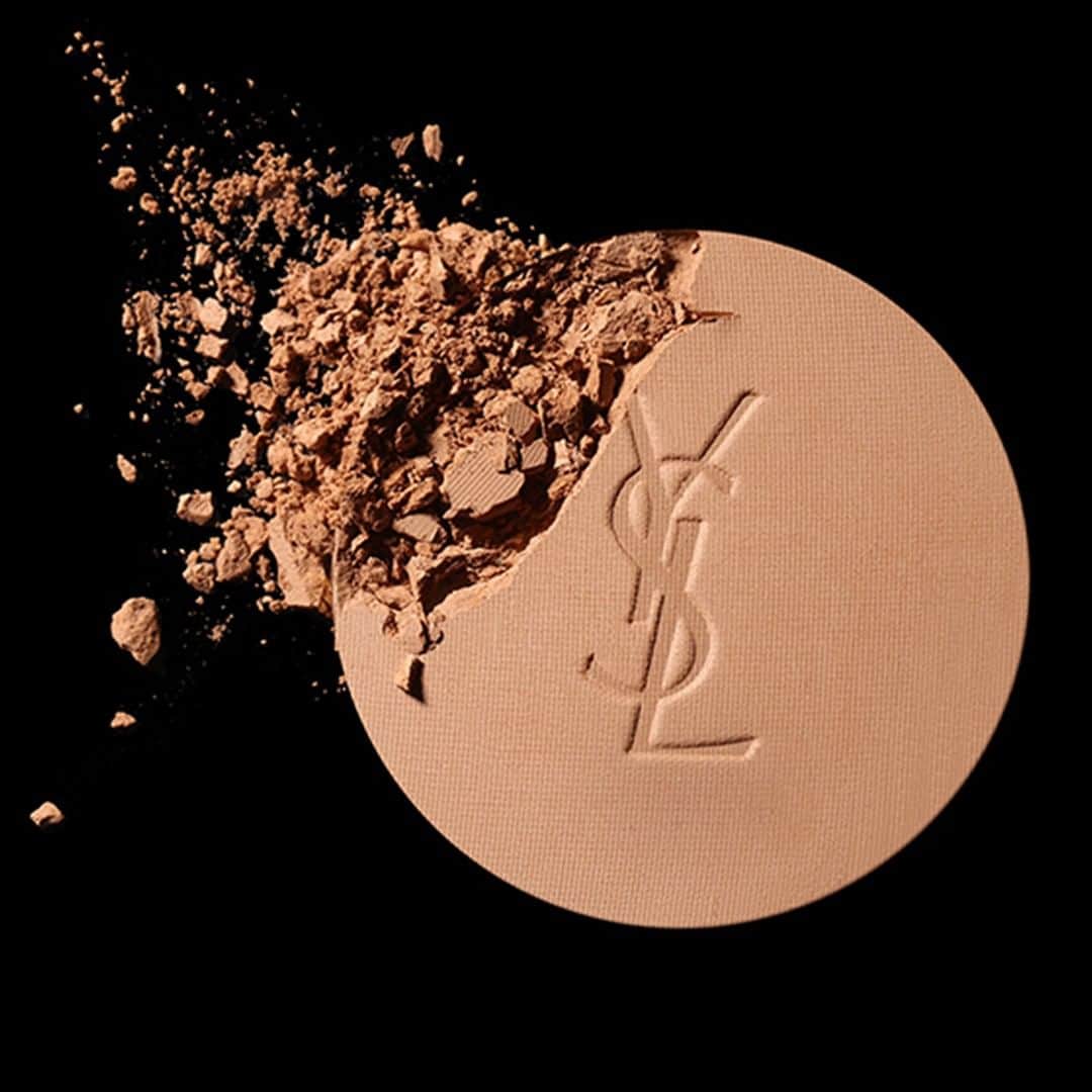 Yves Saint Laurent Beautyさんのインスタグラム写真 - (Yves Saint Laurent BeautyInstagram)「Go the extra mile, with 24 hours of a smooth mattifying finish, to keep the perfection intact from cocktail to cocktail. #yslbeauty #allhours #settingpowder #covertheextramile」9月15日 0時59分 - yslbeauty