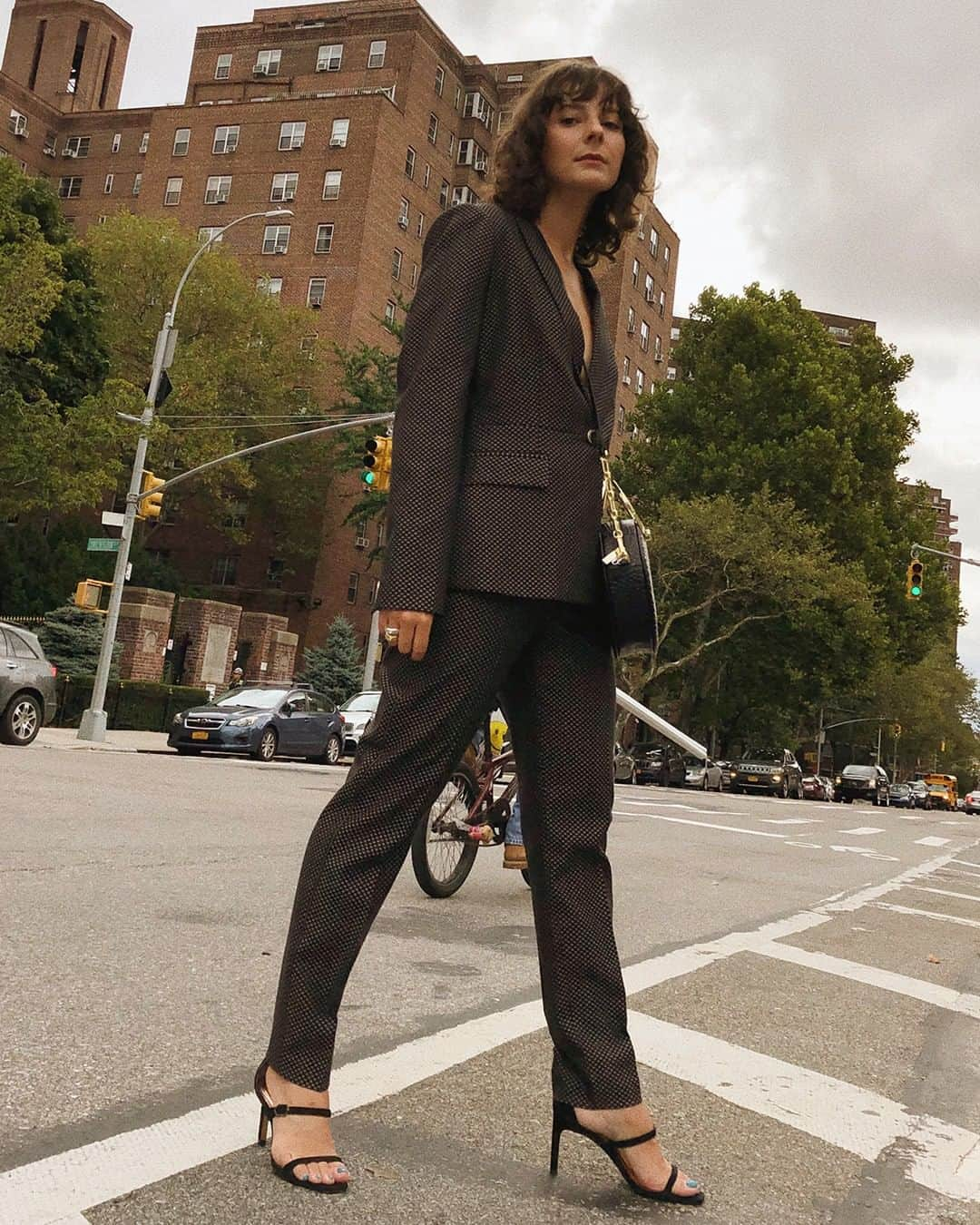 Ted Bakerさんのインスタグラム写真 - (Ted BakerInstagram)「Concrete jungle style @alyssainthecity (Jacquard suit jacket: NEOLAA | Jacquard suit trousers: NEOLAAT | Croc print circular cross body bag: ASTORII)」9月15日 1時00分 - tedbaker