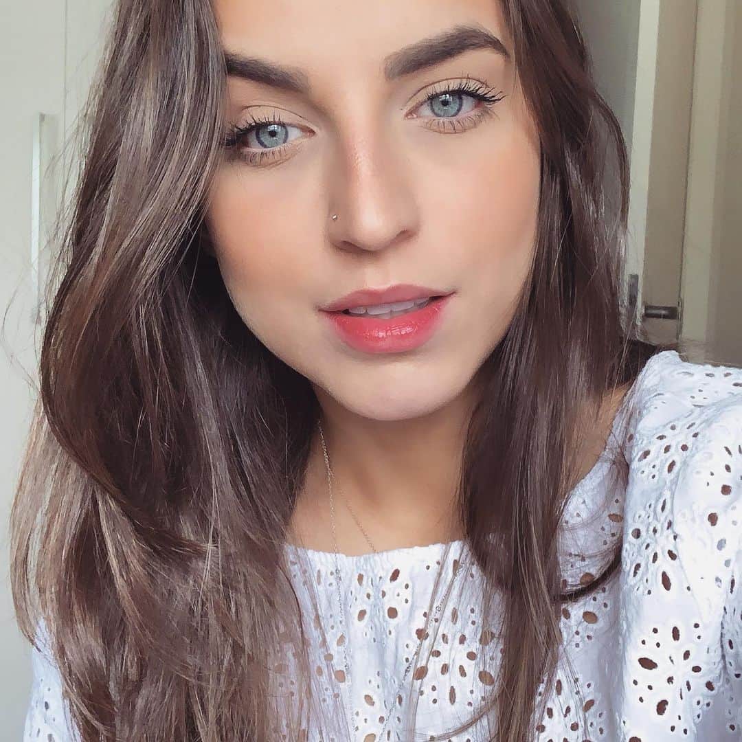 Bruna Unzuetaのインスタグラム：「Oi, me chamo Bruna e nunca sei escrever legendas」