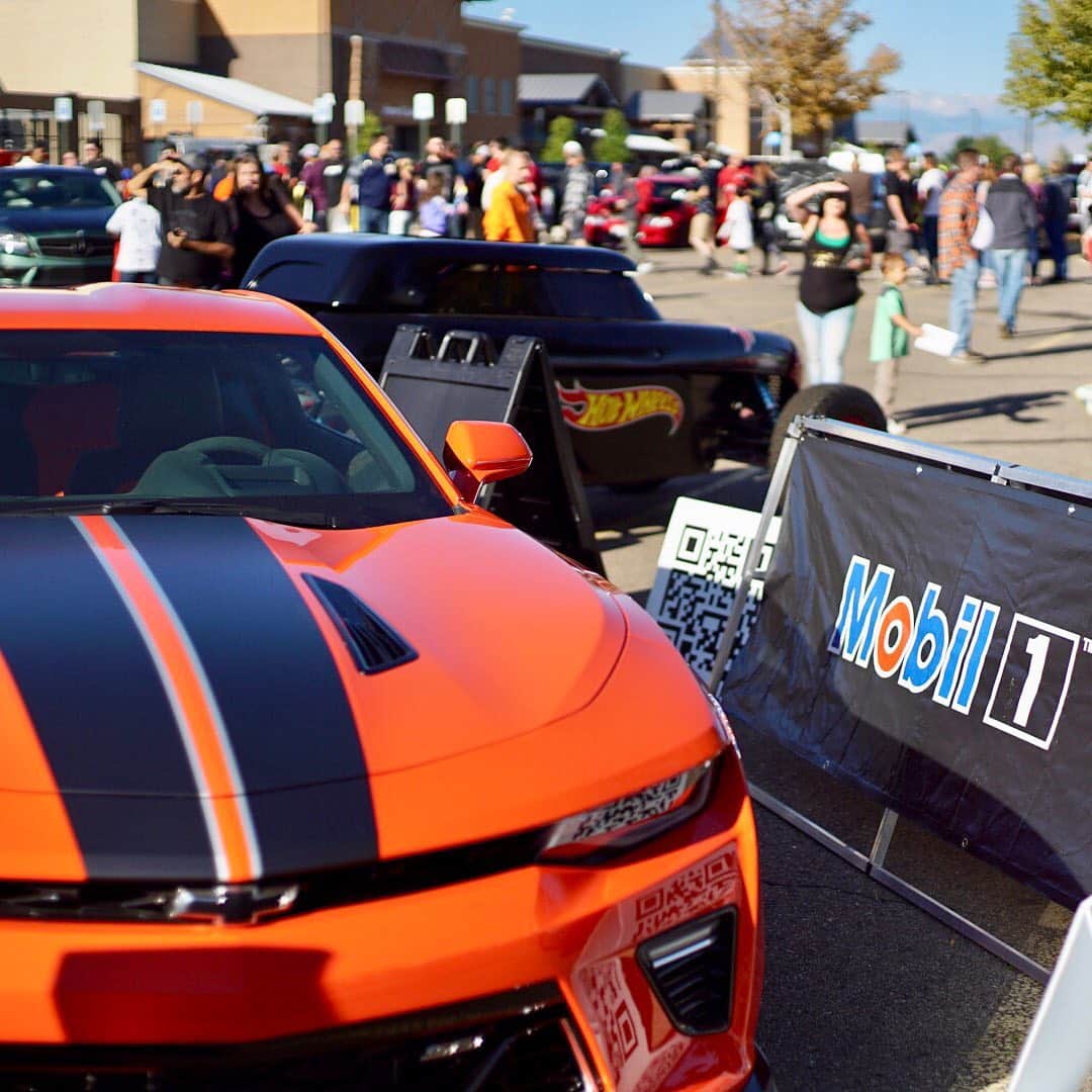 Hot Wheelsさんのインスタグラム写真 - (Hot WheelsInstagram)「We’re in Denver, CO, looking for a custom car thats ready to climb the ranks of becoming a Hot Wheels Legend. Make sure to check back and follow #HotWheelsLegends to see who will be at the 🔝 of the mountain! ⛰」9月15日 1時21分 - hotwheelsofficial