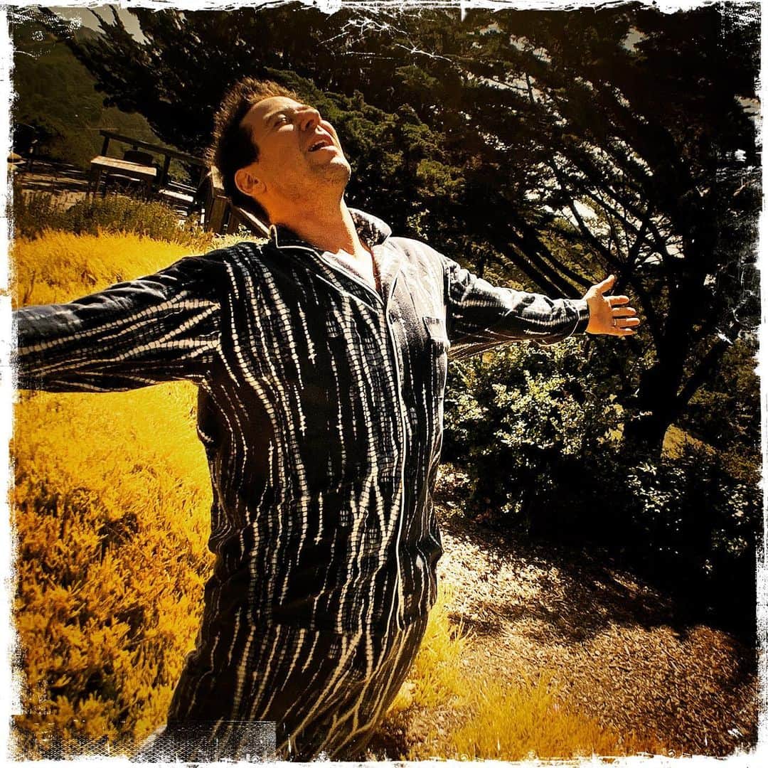 ロブ・モローのインスタグラム：「“Free, free set them free”」