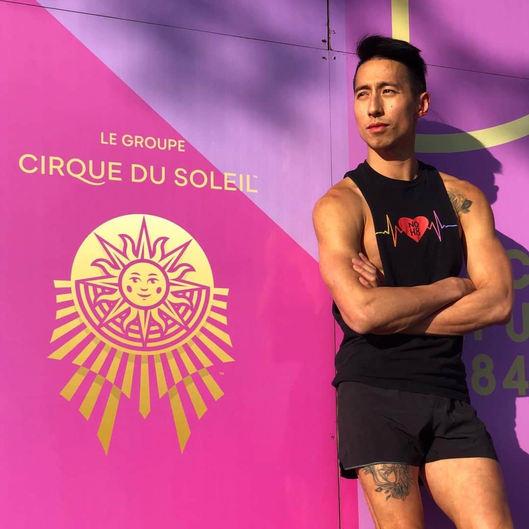 ジェレミー・テンのインスタグラム：「Last day of rehearsals In Montreal! On to the next phase✌️ #CirqueduSoleil #Performer #Athlete #Rehearsals #AXELCirque #Villain #Creation」