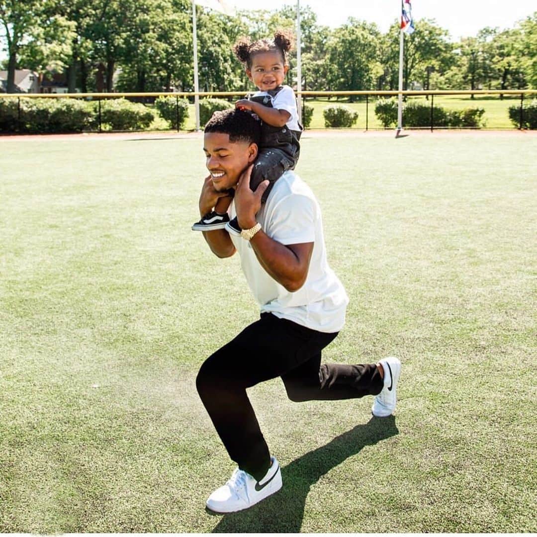 シャネル・イマンのインスタグラム：「Play Date with Daddy @sterlingshepard @caliclayshepard ✖️ @levis」