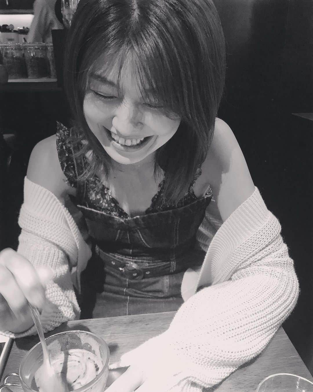 藤木由貴さんのインスタグラム写真 - (藤木由貴Instagram)「こんな時間ですが、台本ちょこっと読んで寝ます。毎日の何とかって言うからね、できることを。 私の伝えていきたいことってなんだろうな。ただ毎日を思いっきり全力で笑ってたまに泣いたりしてそれで楽しかったな今日も、って思える一日一日にしたいな。 おやすみなさい✨」9月15日 1時59分 - yuki.grm