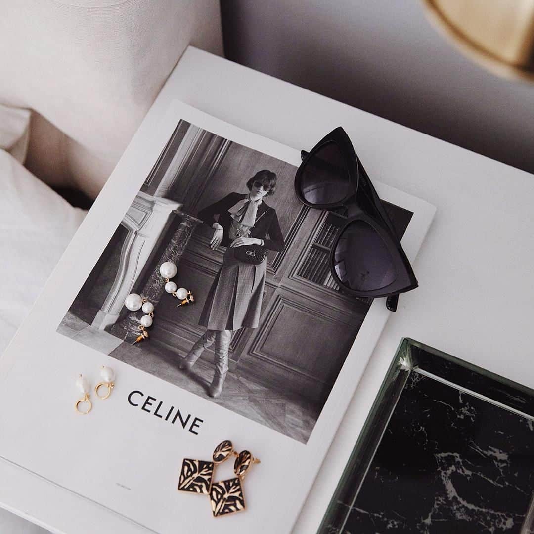アクセサライズのインスタグラム：「TREND ICONS: Monochrome. 🖤 @staceylouisewhite edits #Accessorize AW19. - Layer on the luxury with these accessories. From eye-grabbing gold to dramatic over-sized sunnies, these finishing touches are so-right-now you'll want to pair them with every outfit. - 🔍 Sunglasses - 7930290300 🔍 Pearl drop earrings - 7855011300 🔍 Triple pearl earring - 7849991300 🔍 Zebra gold earring - 7858219000  #Acessorize #Accessorizer #AcczTrendIcons」