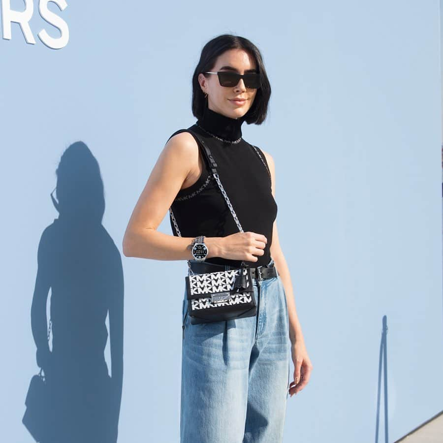 マイケルコースさんのインスタグラム写真 - (マイケルコースInstagram)「Downtown cool: @BrittanyXavier sports MICHAEL #MichaelKors and the logo Cece bag at our #NYFW show. #AllAccessKors」9月15日 2時02分 - michaelkors