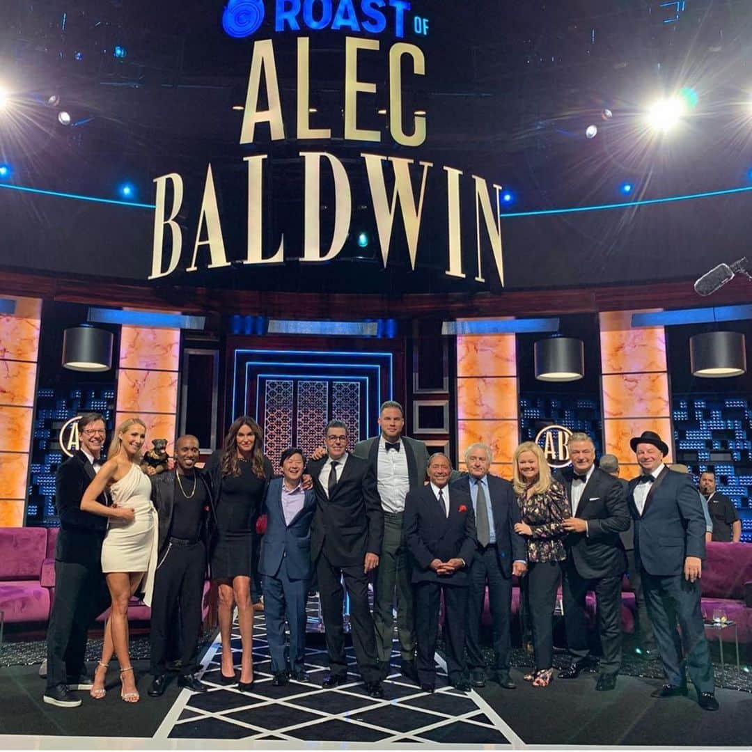 ジェフリー・ロスさんのインスタグラム写真 - (ジェフリー・ロスInstagram)「Thanks for all the incredible birthday wishes this week.  In lieu of gifts please check out the Comedy Central Roast Of Alec Baldwin tomorrow night at 10.  I close the show. #coffeeisforclosers #BaldwinRoast @comedycentral @alecbaldwininsta」9月15日 2時03分 - therealjeffreyross
