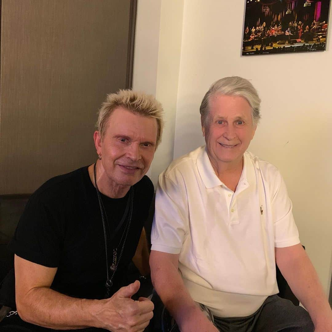 ブライアン・ウィルソンさんのインスタグラム写真 - (ブライアン・ウィルソンInstagram)「Brian with Billy Idol at The Greek Theatre in L.A. #somethinggreat #surfinusa #rebelyell @billyidol」9月15日 2時10分 - brianwilsonlive