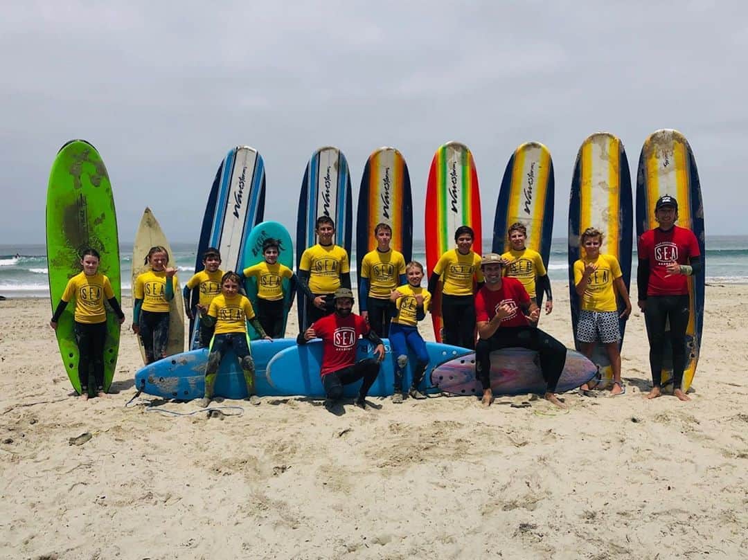 レイトン・ミースターさんのインスタグラム写真 - (レイトン・ミースターInstagram)「My brother-in-law @seanbrody (one of my surf inspirations) is a man of many talents- and has opened a surf school, @surfeducationacademy. Follow them and if you visit or live in San Diego- get a surf coaching session! It’s life changing, and the best experience to have a pro teach you and your whole family! 🌊🏄‍♀️」9月15日 2時20分 - itsmeleighton