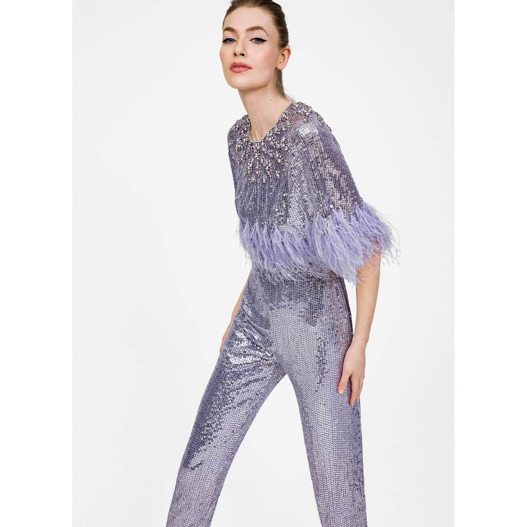 ジェニーパッカムさんのインスタグラム写真 - (ジェニーパッカムInstagram)「Introducing Lili from our AW19 Collection, a lavender sequin embellished jumpsuit with a crystal, sequin and feather cape. Available at our London Flagship, on Mount Street, Mayfair. For further information on this style please call 020 7493 6295. #jennypackham #AW19 #instorenow #mountstreet #Lili」9月15日 3時14分 - jennypackham