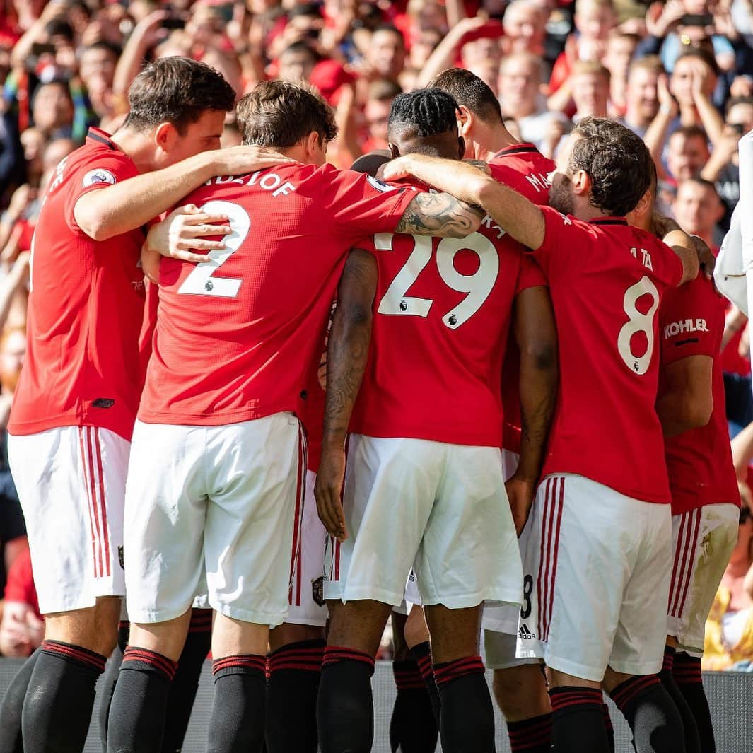 アシュリー・ヤングさんのインスタグラム写真 - (アシュリー・ヤングInstagram)「Teamwork 🤘🏾 #mufc」9月15日 3時21分 - youngy_18