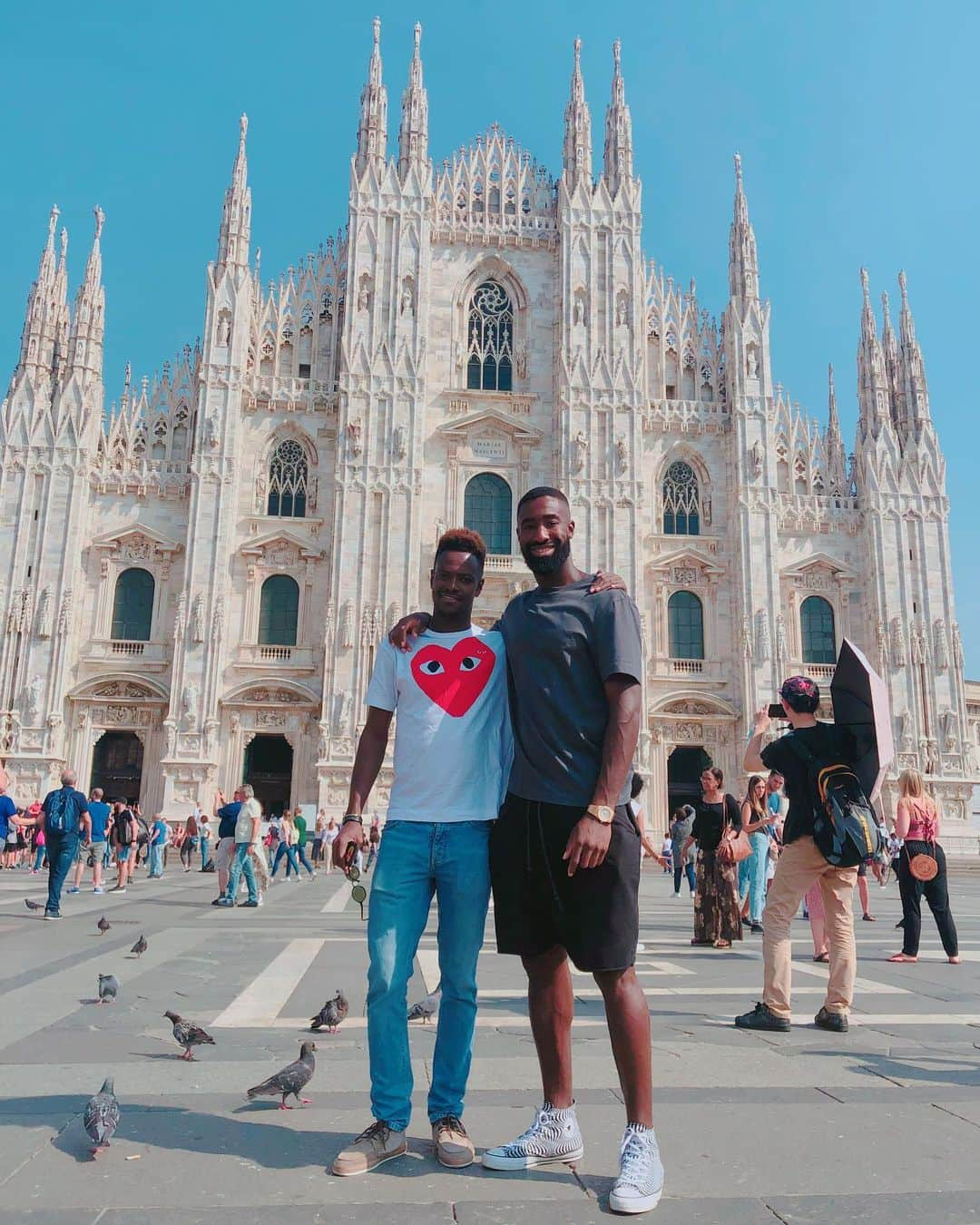 ヨハン・ジュルーさんのインスタグラム写真 - (ヨハン・ジュルーInstagram)「Visiting the brother in Milan.❤️🌎 #milano #love #genevaboy」9月15日 3時39分 - johan_djourou