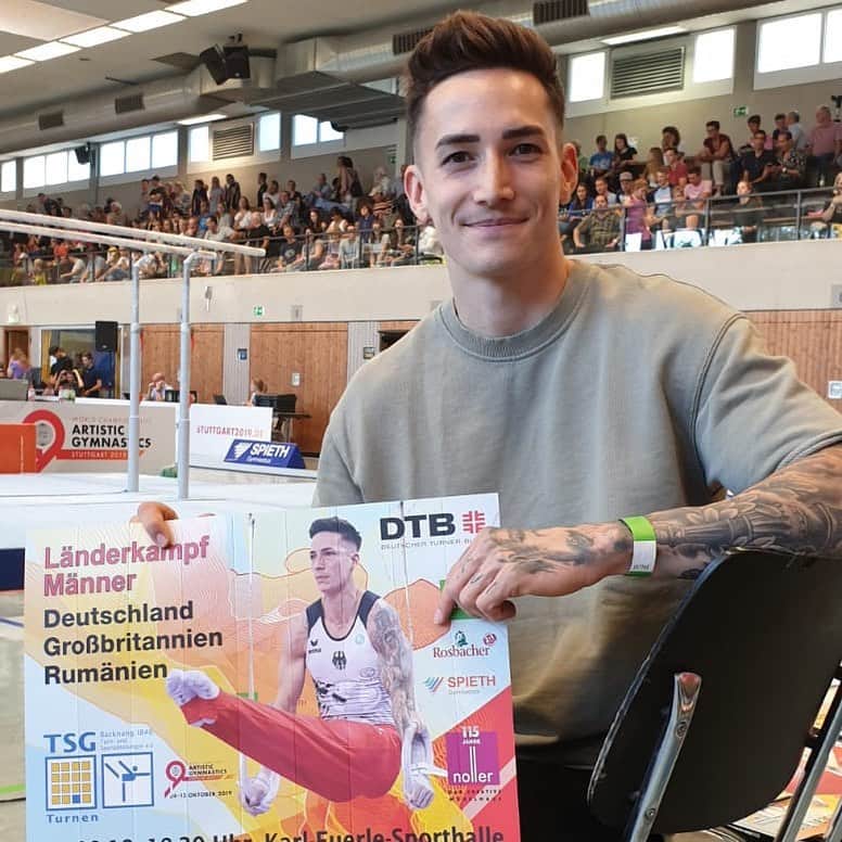 マゼル・ニューエンのインスタグラム：「Even if I can’t do any routines, I'm still supporting the guys at their competition in Backnang! ✌🏼 #oneteam #germany #gymnastics #friends #länderkampf #goforit #themarcelnguyen」