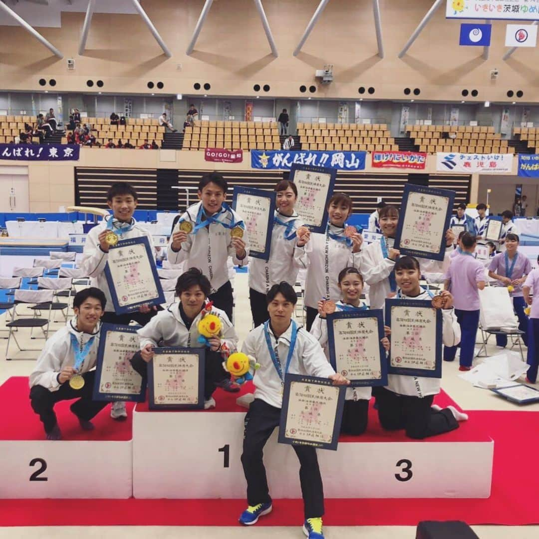 宮地秀享さんのインスタグラム写真 - (宮地秀享Instagram)「茨城国体団体優勝！ 国体の地元開催が巡ってくる奇跡にチーム一丸となってベストの演技ができたこと、本当に自分は幸せ者です！  会場一丸となっての温かい声援ありがとうございました！  #茨城国体#成年#男子#団体#優勝#ちゃっかり#個人総合#優勝 #応援#ありがとうございました」9月15日 3時46分 - gymhide