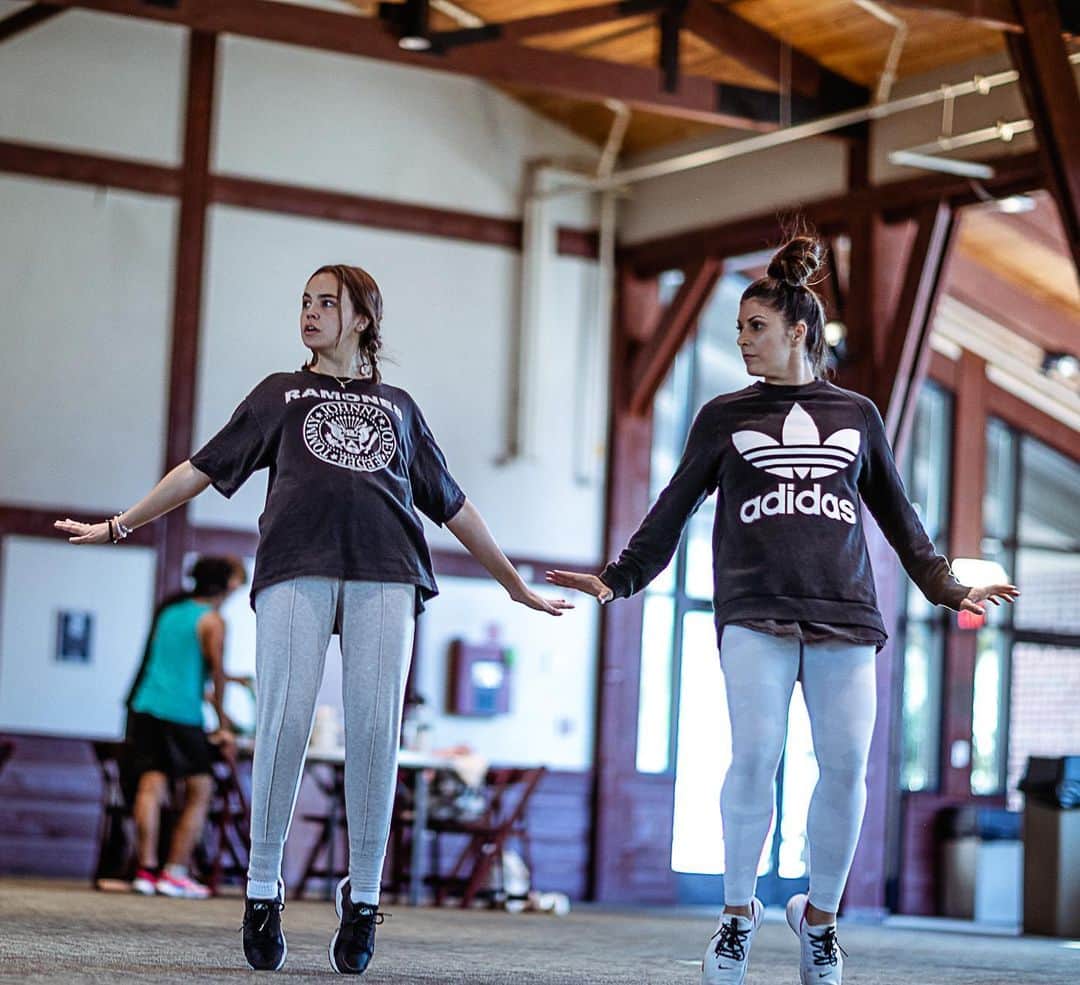 ベイリー・マディソンのインスタグラム：「last day of rehearsals before we start filming tomorrow 💃💃」