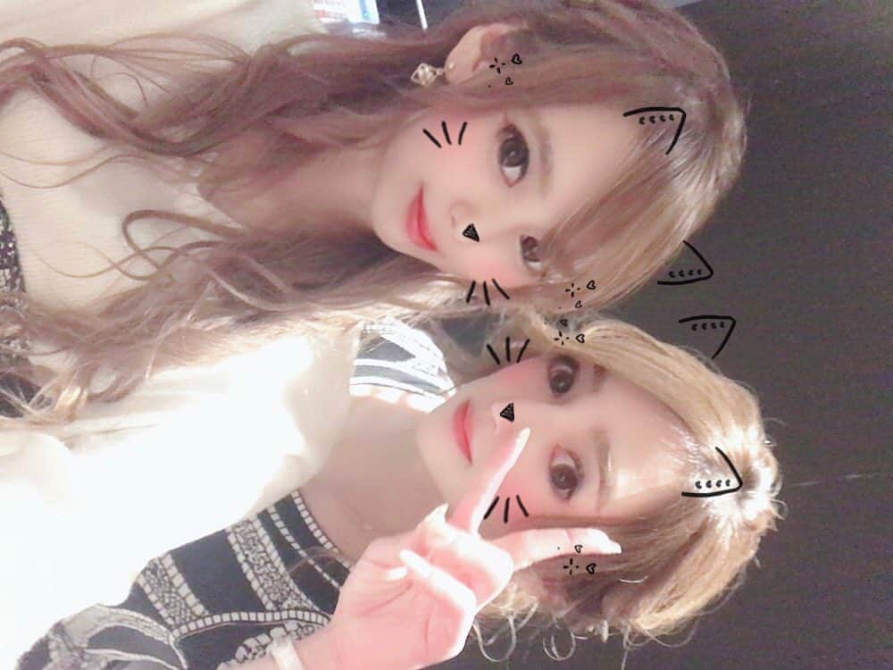 嶋谷愛（あいちゅん）のインスタグラム：「. だいすきなだいすきな せなさんと👼♡♡ クイーン👑💕 おめでとうございます🥺💓 . . . . #오오티디 #패션스타그램 #먹스타그램 #좋아요반사 #좋아요폭탄 #좋아요꾸욱 #otd #osaka #like4likes #팔로미 #여행스타그램 #데일리룩 #98년생 #좋아요테러 #얼스타그램 #成人式 #kimonoGirls #peace #nils」