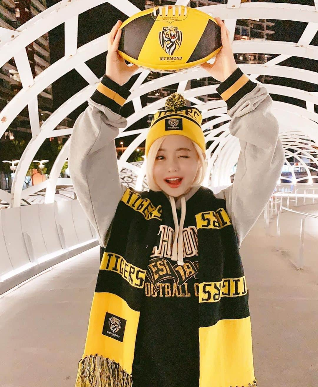 Dj Sodaさんのインスタグラム写真 - (Dj SodaInstagram)「리치몬드 짱짱!! It’s the end of #AFL season 💛🖤💛🖤💛🖤 #Richmond」9月29日 22時48分 - deejaysoda