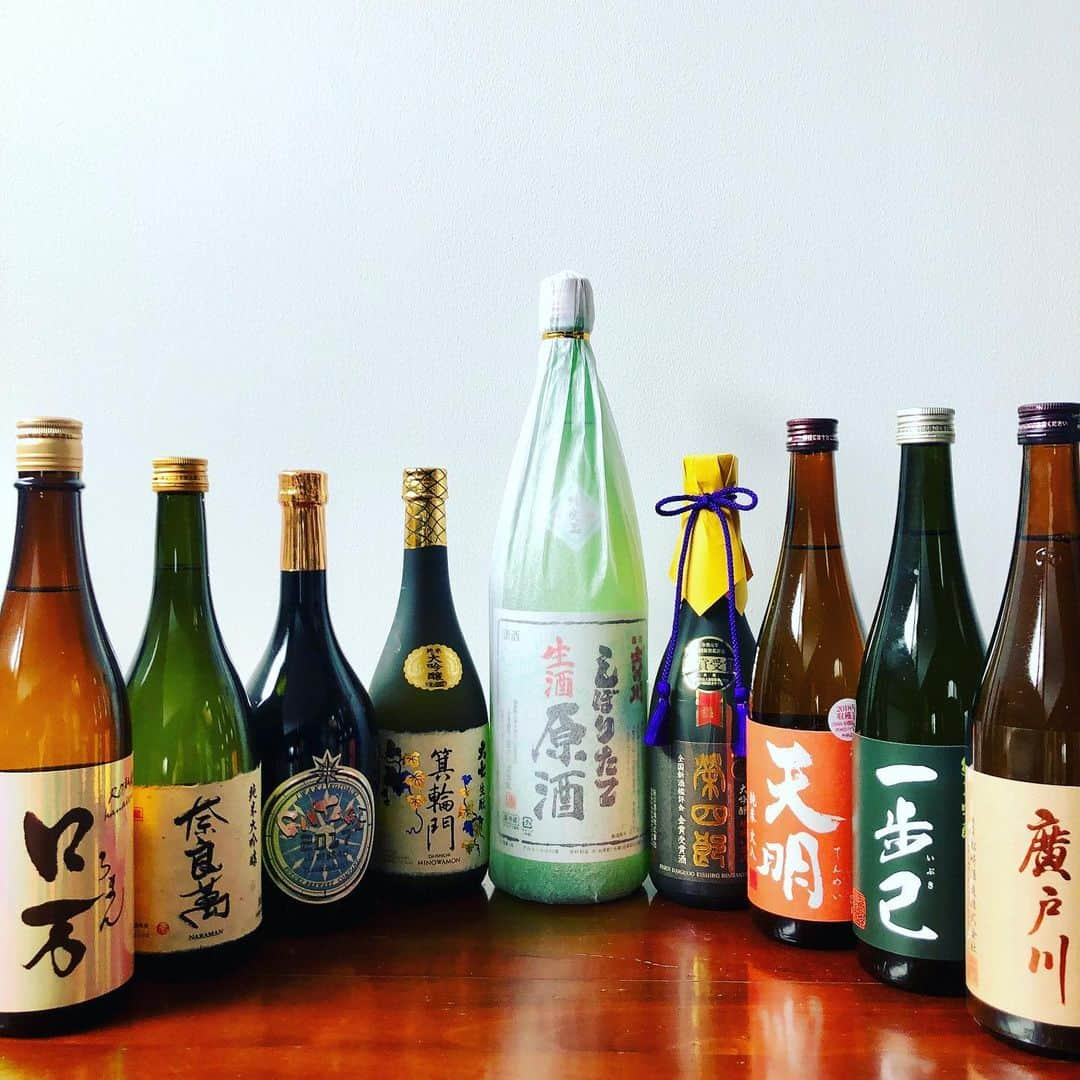 逸見太郎さんのインスタグラム写真 - (逸見太郎Instagram)「福島じゃぱん🍶  たくさんの方に嬉しいお餞別頂きました❗️感謝です🙏  #ロ万#奈良萬#磐城寿#vintage#箕輪門 #吉の川#しぼりたて#生酒#原酒 #栄四郎#天明#一歩己#廣戸川#地酒#日本酒#sake#福島#fukushima#japan  皆さんの事を思い出しながら 美味しく頂きます🥴」9月29日 23時06分 - taro_itsumi