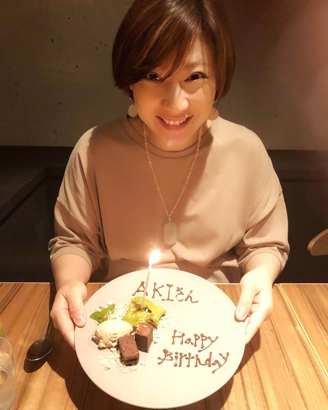 秋夢乃さんのインスタグラム写真 - (秋夢乃Instagram)「皆さん❤️ 素敵な誕生日メッセージをいただき本当に嬉しかったです。ありがとうございました😊  37歳‼️ 来日は16年目‼️ この国で出産&永住と決まりの節目のなりました‼️ こうして、いつも笑顔で幸せな気持ちになれるのがみなさんもおかげです！ 本当に感謝な気持ちがいっぱいです！  これからも末永くどうぞよろしくお願いします。  #37歳誕生日 #秋夢乃 #中国女優 #元劇団四季 #お誕生日会 #イタリアン #妊娠27週目 #マタニティバースデー #マタニティライフ」9月29日 23時08分 - yumeno_aki