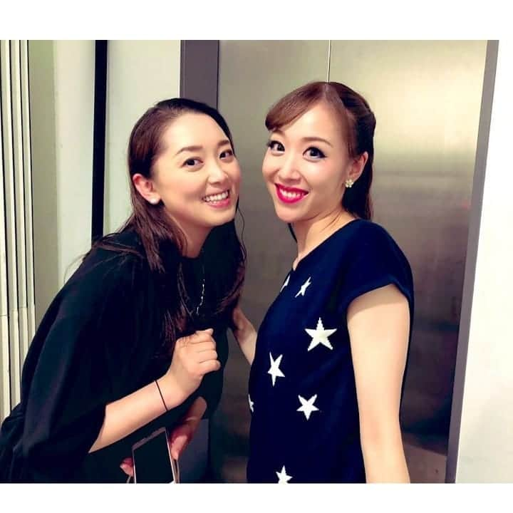 花陽みらさんのインスタグラム写真 - (花陽みらInstagram)「DDD青山クロスシアターへ﻿ 「The Great Gatsby In Tokyo」を観劇☆﻿ タラさん(愛花ちさきさん)、雷太くんが出演😊﻿ 今まで観たことない、グレートギャツビーでした！！﻿ タラさんは、清楚で可憐な…✨デイジー。雷太くんは、品があって妖艶で素敵なキャツビー。﻿ 二人のお芝居もですが、とても素敵な並びでした✨✨﻿ ﻿ 久しぶりにタラさんにお会いできて、パワーチャージ😆﻿ ﻿ 今日は、湖泉きららさんと観劇したのですが、写真を撮り忘れてしまいました✨😭✨きららさんともお会いできて、パワーチャージ✨✨﻿ ﻿ #グレートギャッツビー ﻿ #愛花ちさき さん #雷太 くん﻿ #DDD青山クロスシアター﻿ ﻿ #湖泉きらら さん﻿ ﻿ 久しぶりに、以前出演した月組のあさこさん(#瀬奈じゅん さん)のグレートギャッツビーが観たくなりました🥺✨✨✨﻿ ﻿」9月29日 23時24分 - miku_hanahi