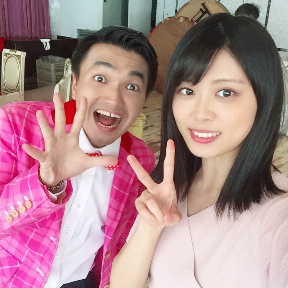 シュアン（施鈺萱）さんのインスタグラム写真 - (シュアン（施鈺萱）Instagram)「・ ・ Mayu❤️恭喜結婚🎎 我們因為小淳介紹而認識， 然後在我偶像時期時， 又在 #KawaiianTV 節目一起工作，而你老公當時就坐在副控室🤣🤣🤣 每次經過都會偷偷瞄一眼🤣 當時就一直聽妳們交往的事情，到結婚❤️❤️很開心參與到妳人生重要的大事🎊也謝謝妳常常找我去一些活動讓我認識好多人🥰我們緣分真的很深❣️❣️ 然後今天見到好久不見的朋友、上田太太，還有終於見到的漫才少爺⭐️⭐️ 太開心❣️❣️ Love you❣️回東京再好好約❤️ ・ 洋裝 @saisondepapillon_official ・ ・ 淳さんが紹介してくれて大親友になったMayu！ 今日は台湾で結婚式を挙げた！ アイドル時期から仕事が一緒で、 今日は色んな思い出の写真があって、懐かしいなー！ 日本にいる時、原さんとの付き合い、天然なエピソードなどなど、ぜんぶ聞いてるから、結婚まで、Mayuの人生の一部に参加できてて、本当に嬉しい❤️ 色んなイベントを連れてくれて、色んな友達を紹介してくれて、 日本でも台湾の友達がいっぱい増えてるから、本当にありがとう❤️ 今日も久しぶりの友達や上田太太、 やっと会えた漫才ボンボンさん、 本当に嬉しい！来て良かった🥰 日本でまたゆっくりお茶しようね☺️❤️ ワンピース @saisondepapillon_official ・ ・ #結婚式 #台中 #台湾 #台日夫婦  #シュアン #施鈺萱 #台日カップル  #saisondepapillon #ファッション #ワンピースコーデ」9月29日 23時40分 - ts_hsuan