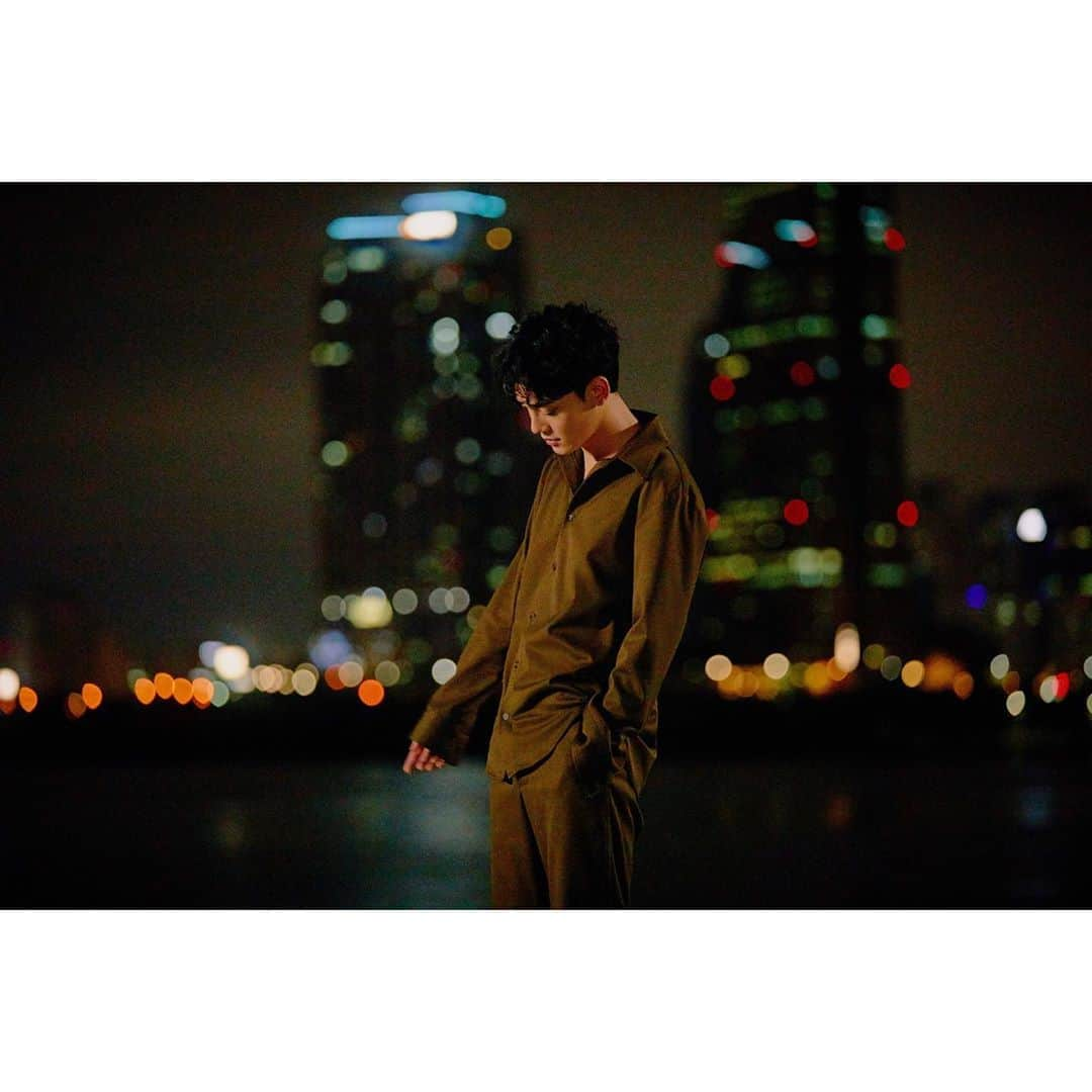 EXOさんのインスタグラム写真 - (EXOInstagram)「CHEN 첸 The 2nd mini album [‘사랑하는 그대에게 (Dear my dear)’] - 🎧 2019.10.01 6PM (KST) 👉http://chen.smtown.com - #첸 #CHEN #믿고듣는첸 #엑소 #EXO #weareoneEXO #사랑하는그대에게 #Dear_my_dear #우리어떻게할까요」9月30日 0時00分 - weareone.exo